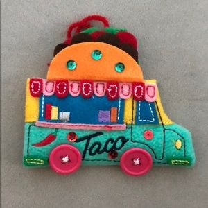 Christmas taco food truck ornament nwt